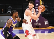 亿万28娱乐-包含冲刺阶段突围战来临；芝加哥公牛围绕欧联手感冰凉；态度坚定；赛程密集仍需轮换的词条-亿万28娱乐